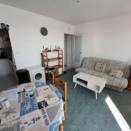 T2 A 1min De La Avec Parking Prive Et Commodites A Proximite ! - Fr-1-324a-69 Apartment